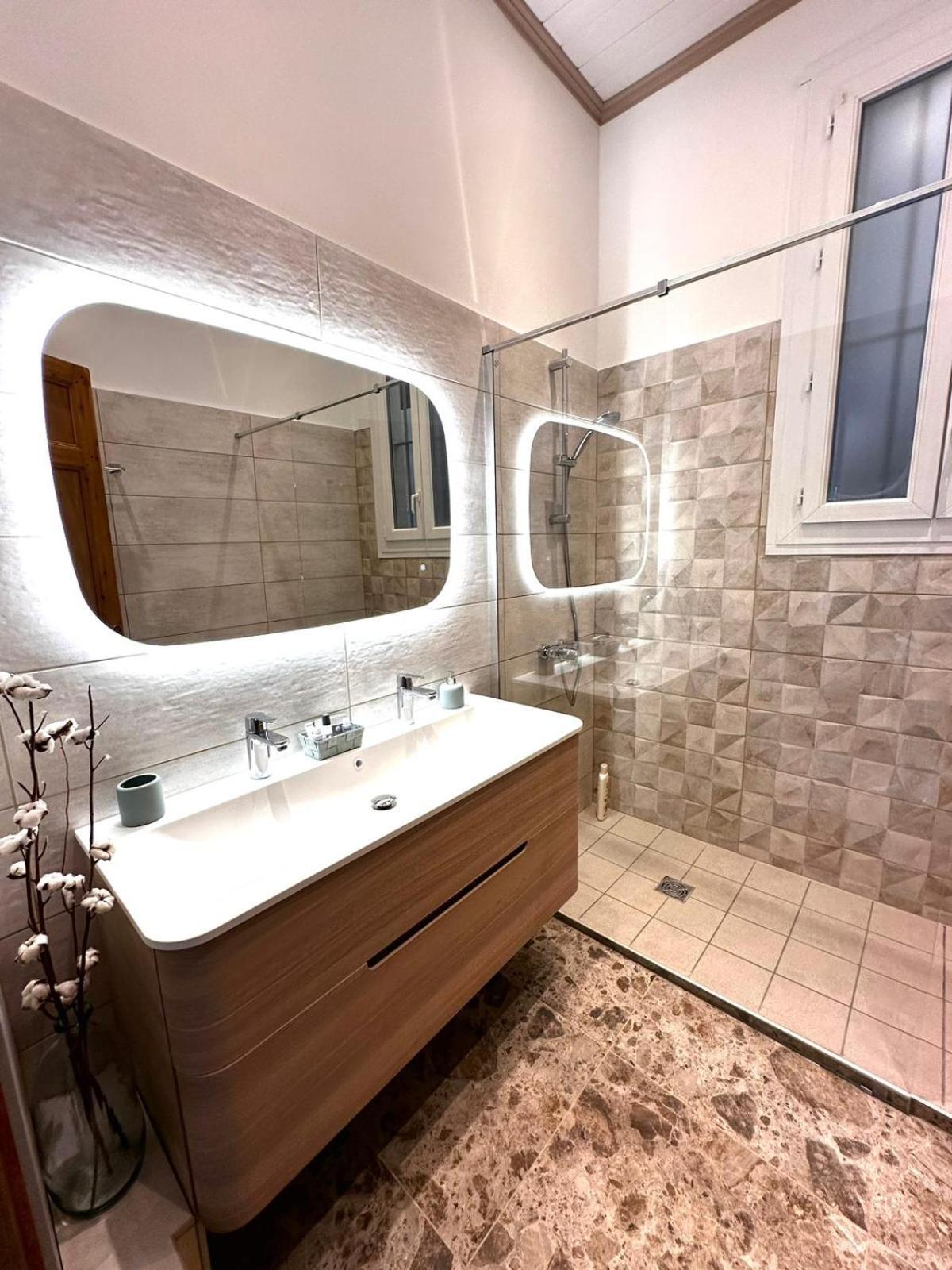 Appartement 4 A 8 Personnes, Spacieux De Standing Classe 4 Etoiles 尼姆 外观 照片