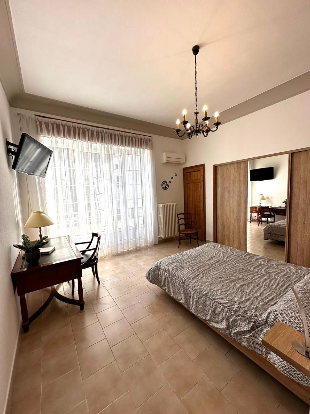 Appartement 4 A 8 Personnes, Spacieux De Standing Classe 4 Etoiles 尼姆 外观 照片